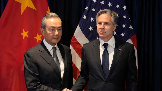 Blinken dice que Estados Unidos seguirá fortaleciendo los canales de comunicación con China