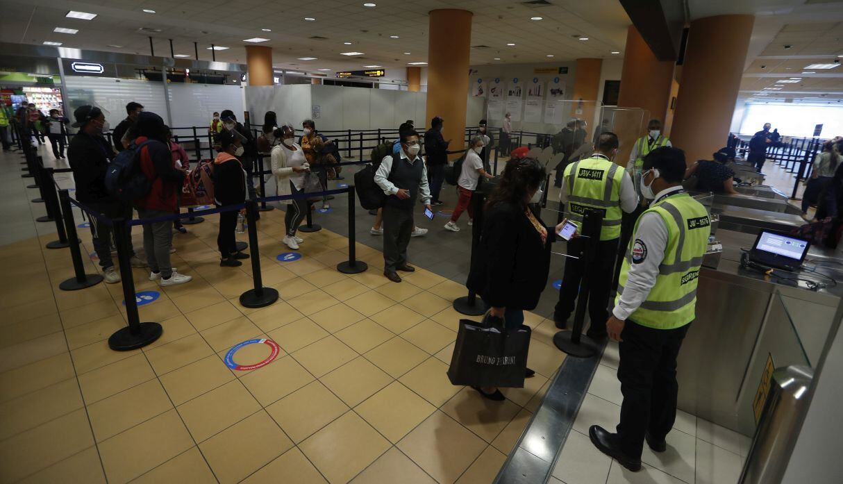 Los pasajeros tienen derechos que le asisten en caso su vuelo se retrasa o cancela. (Foto: Hugo Perez / GEC)