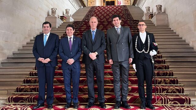 Canciller recibe apoyo de senadores franceses para ingreso del Perú a la OECD