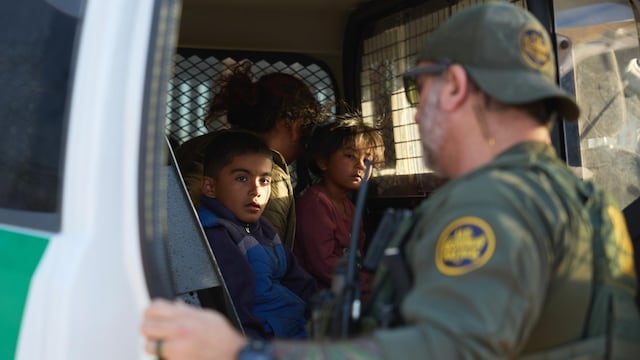 Biden cierra la frontera: ¿Qué dice la orden ejecutiva que limita el asilo a los inmigrantes?