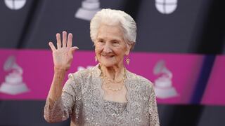 Cantante de 95 años protagonizó el momento más emotivo tras ganar en los Latin Grammy: “Nunca es tarde”