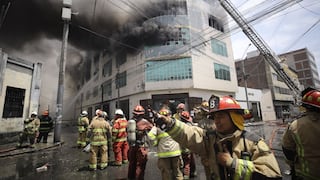 Así se vivió el incendio en Barrios Altos que afectó el aire en cuatro distritos | VIDEOS