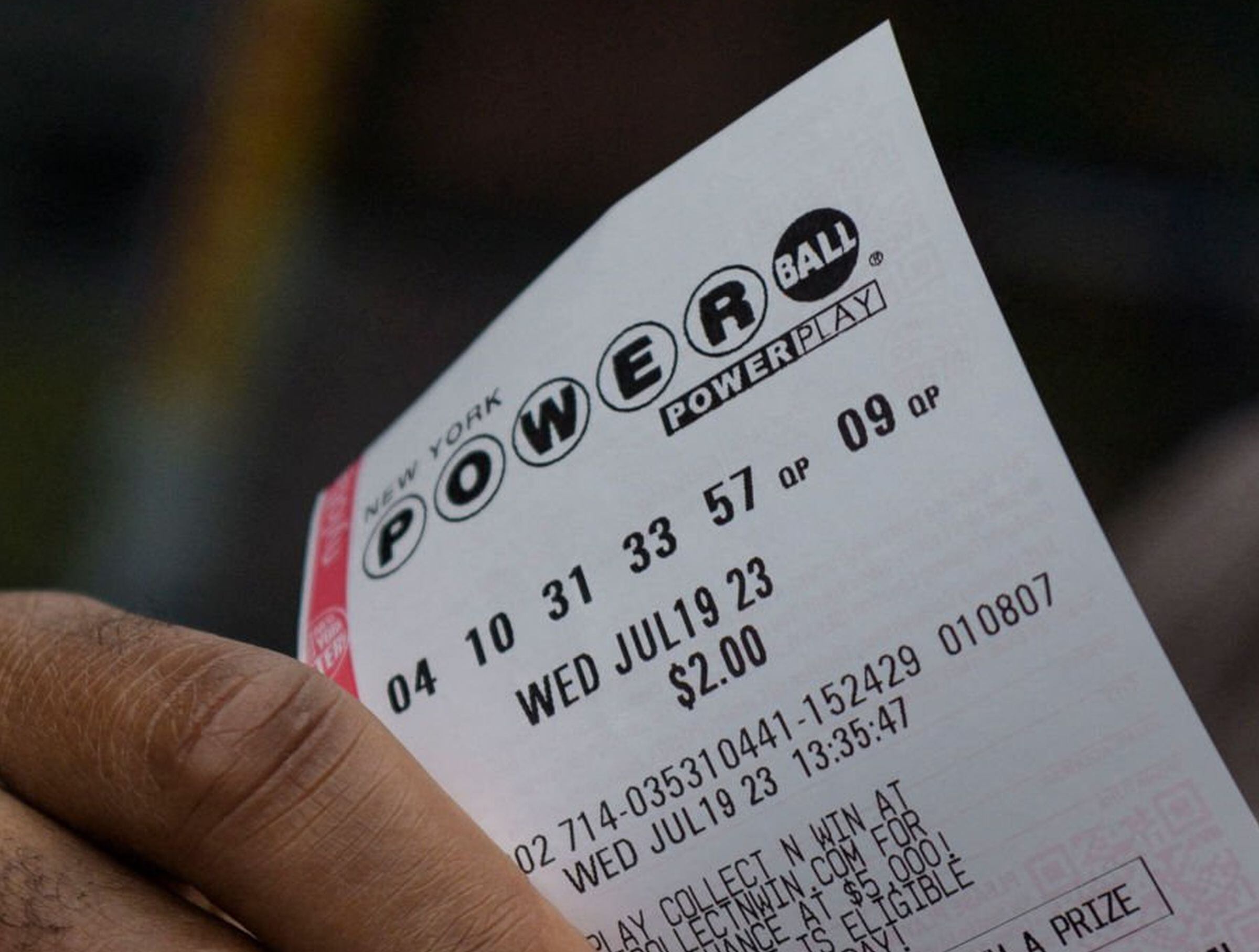 Cada boleto de Powerball cuesta $2 por jugada. (Foto: Angela Weiss / Getty Images)