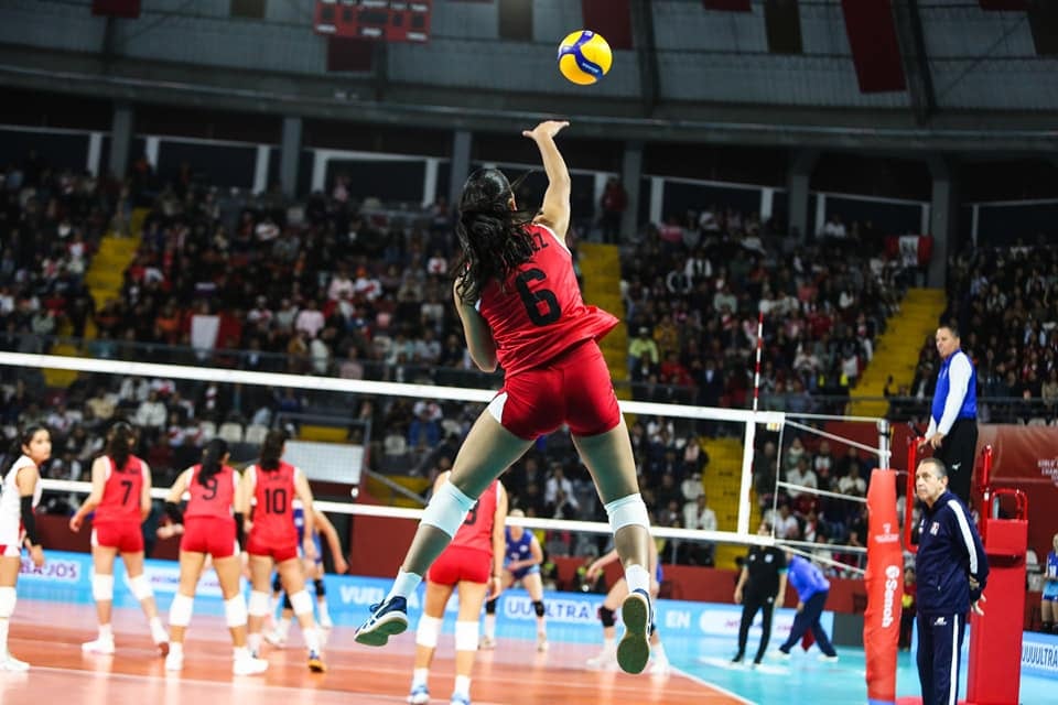 Ariana Vásquez tiene el mejor saque de Perú en el Mundial Sub 17. (Foto: FPV)