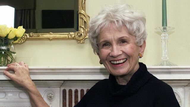 Alice Munro no podrá viajar a recibir el Premio Nobel de Literatura