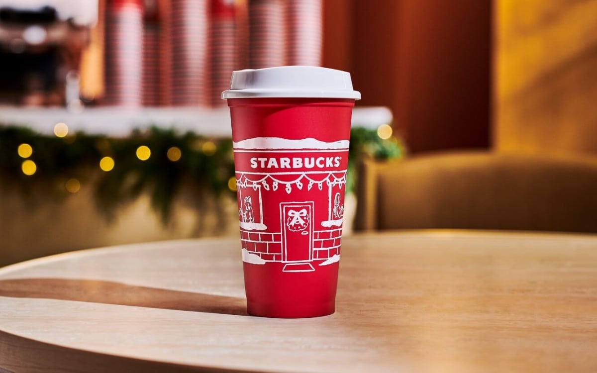 Starbucks celebra su tradicional Red Cup Day 2025, regalando su icónico vaso rojo reutilizable con la compra de bebidas navideñas o de otoño. (Foto: Starbucks)