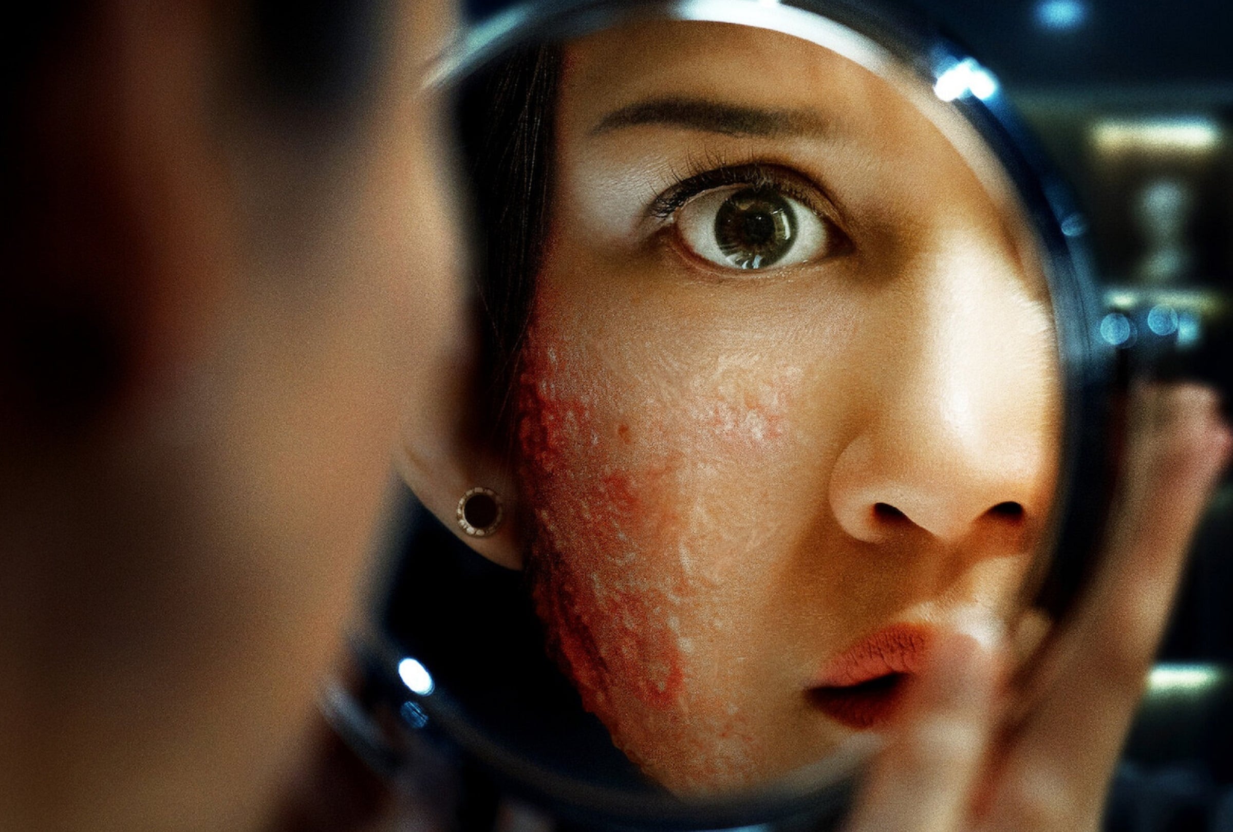 ¿Qué pasó con Milla (Marissa Anita) al final de la película indonesia "Una mujer normal"? (Foto: Netflix)