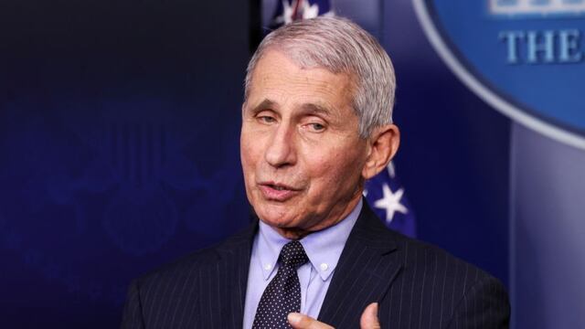 Fauci considera “terrible” que EE.UU. se acerque a 500.000 muertes por coronavirus