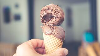 ¿Antojo de dulce? Prepara un helado de chocolate sencillo y saludable