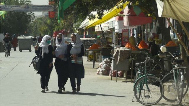Los primeros cambios para las mujeres en Kabul tras el control talibán