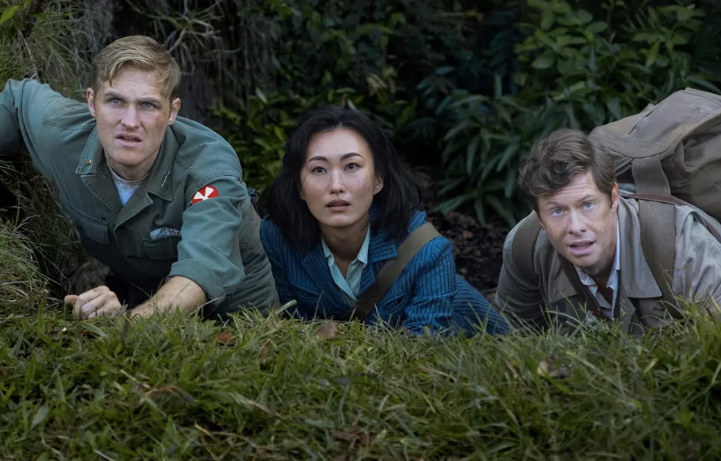 Lee Shaw, Keiko y Bill en los años 60 siguen una teoría sobre los Titanes en los primeros episodios de la serie "Monarch: Legacy of Monsters" (Foto: Apple TV+)