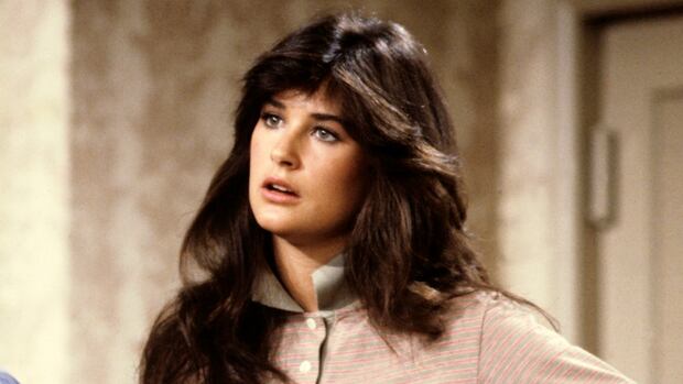 Demi Moore en "Hospital general". La actriz integró su elenco durante dos años. La producción le permitió ser financieramente estable, lo que terminó por detonar su separación de Freddie Moore, un músico que vivió quebrado buena parte de su relación. (Foto: Difusión)