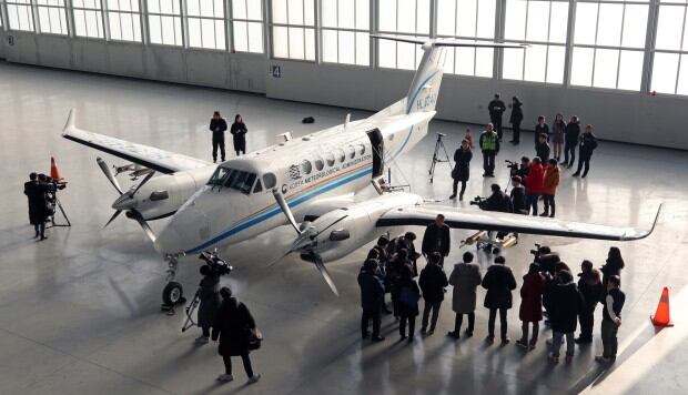 Los aviones echan partículas de sales sobre las nubes para favorecer la condensación de agua de lluvia. (Foto: AFP)