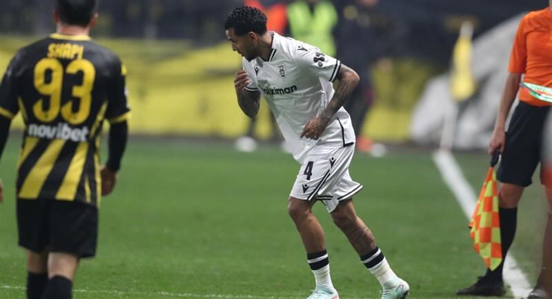 El también seleccionado nacional ingresó al minuto 81 del encuentro ante Aris, por la Liga de Grecia.