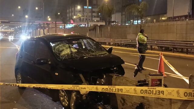 Hombre muere tras chocar su vehículo contra una baranda de la Vía Expresa