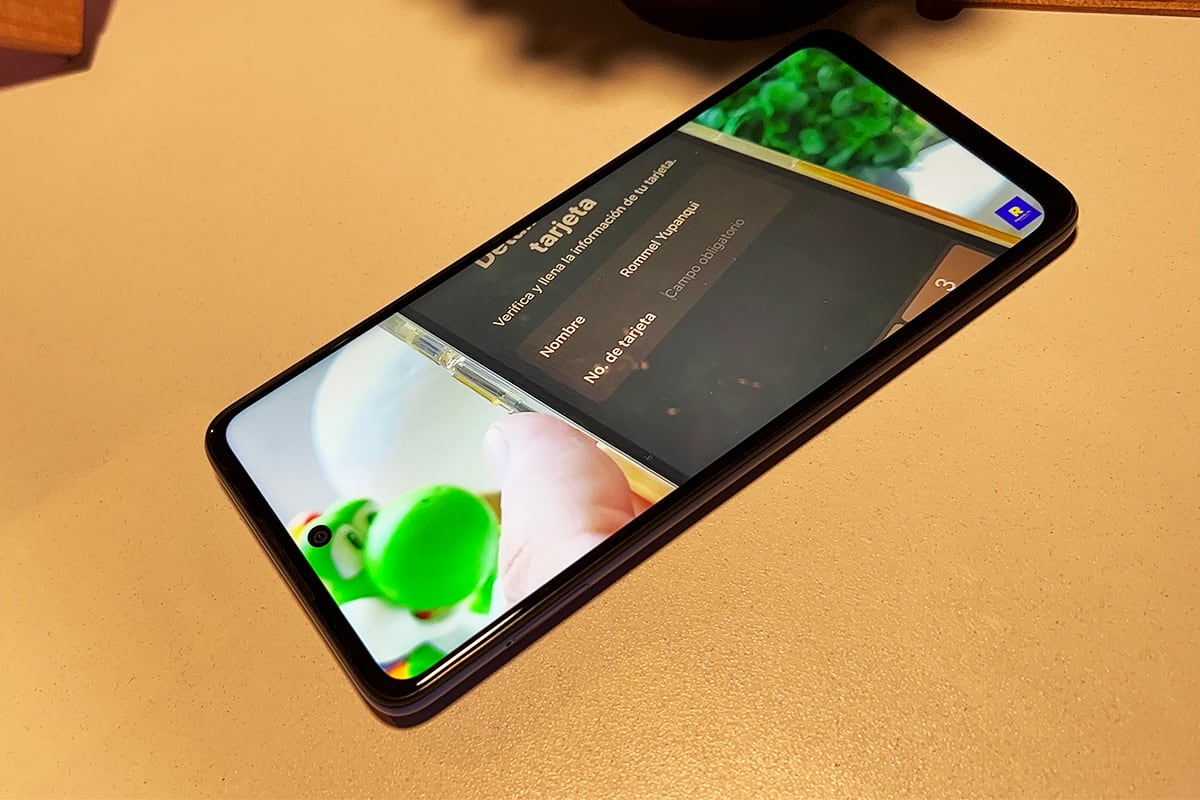 El Moto G51 5G llega con una pantalla IPS LCD de 1080 x 2400 pixeles que ocupa el 85.6% del total de la fachada. (Foto: MAG -Rommel Yupanqui)