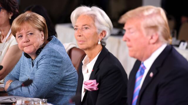 Merkel califica de "deprimente" la actitud de Trump ante el G7