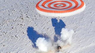 Astronautas llegaron a la Tierra después de 139 días [FOTOS]