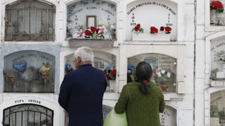 Ciudadanos y familias enteras visitan cementerios El Ángel y Presbítero Maestro por el Día del Padre | FOTOS