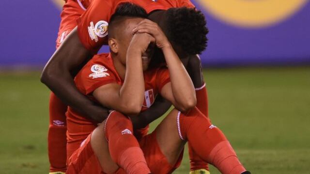 Perú cayó 4-2 ante Colombia en penales y quedó fuera de la Copa