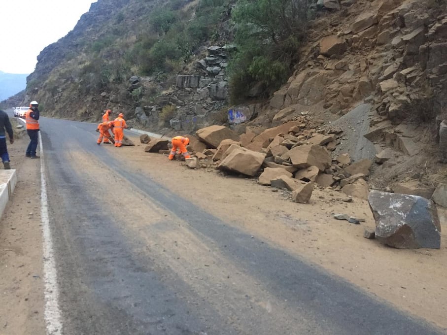 Sismo de magnitud 4.6 registrado esta madrugada en la provincia de Huancayo, región Junín, provocó deslizamientos en la carretera a Huancavelica. (Foto: Provías)