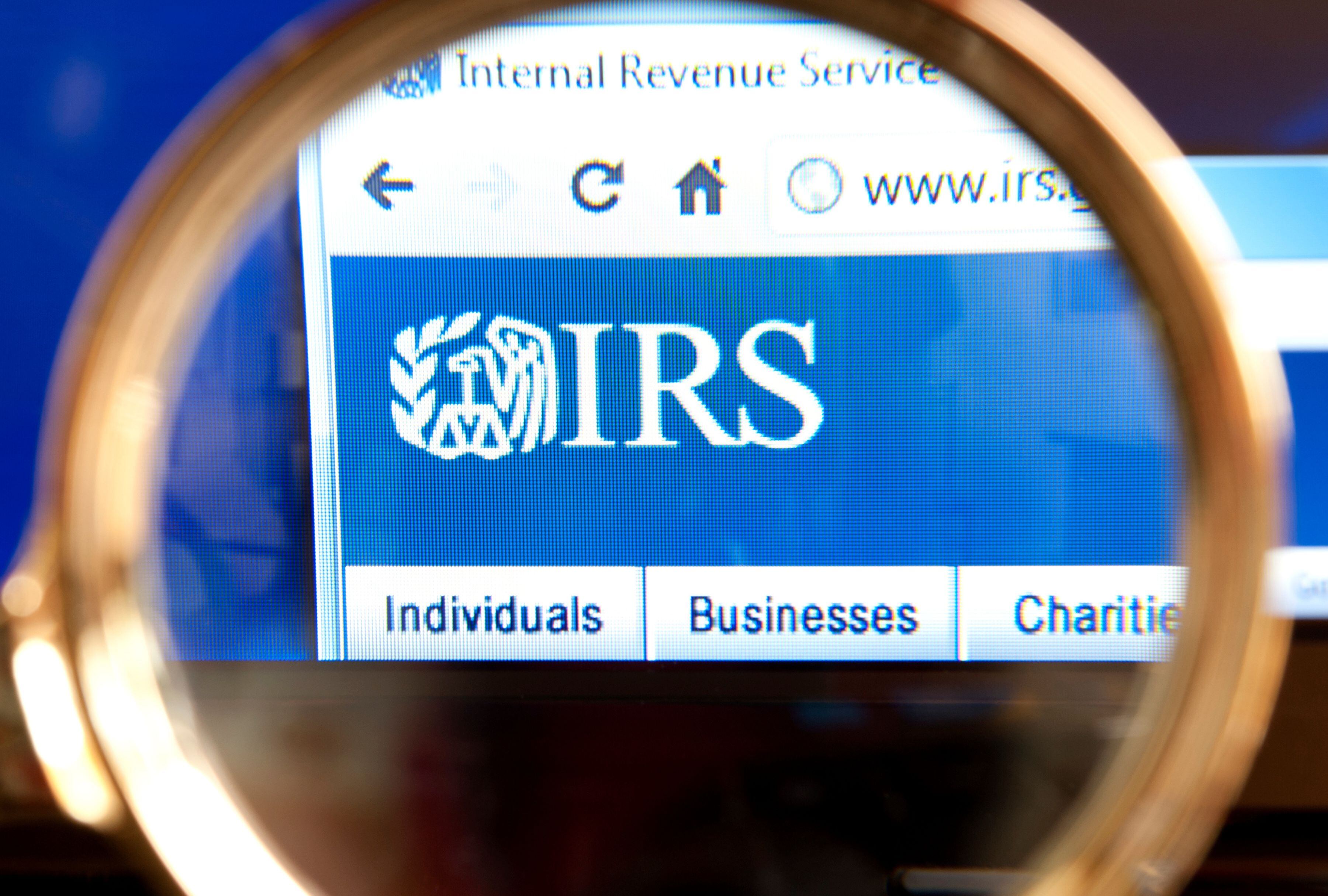 El IRS precisa que existen varios factores para que reembolso sea menor (Foto: brightstars / iStock)