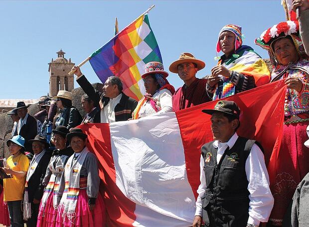 Hay 55 poblaciones originarias en el Perú, y más de 3 mil comunidades indígenas. Están últimas son reconocidas por los gobiernos regionales.