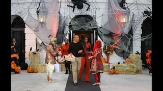 Barack Obama y su esposa Michelle celebran Halloween abriendo la Casa Blanca al "truco o trato" [FOTOS]
