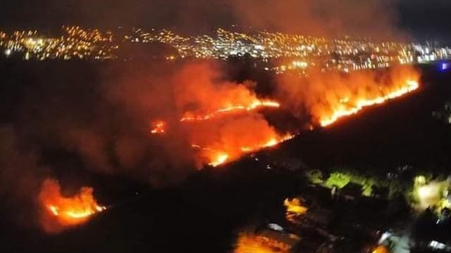 Huánuco: un gran incendio forestal se registró en los alrededores del aeropuerto de Tingo María | VIDEO
