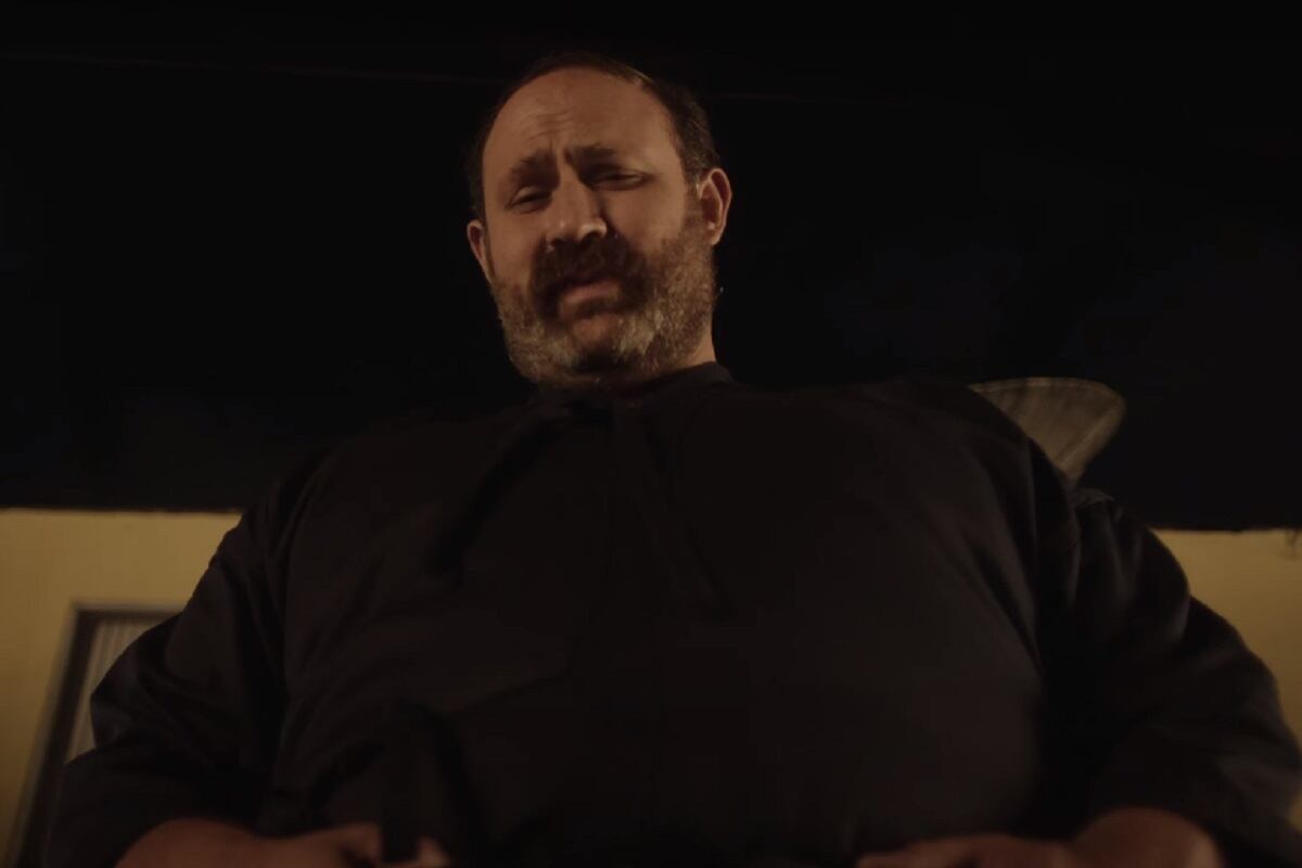 En esta escena de la película mexicana "Viaje todo robado", Salo (Daniel Haddad) habla con Carlos (Foto: Laredo17)