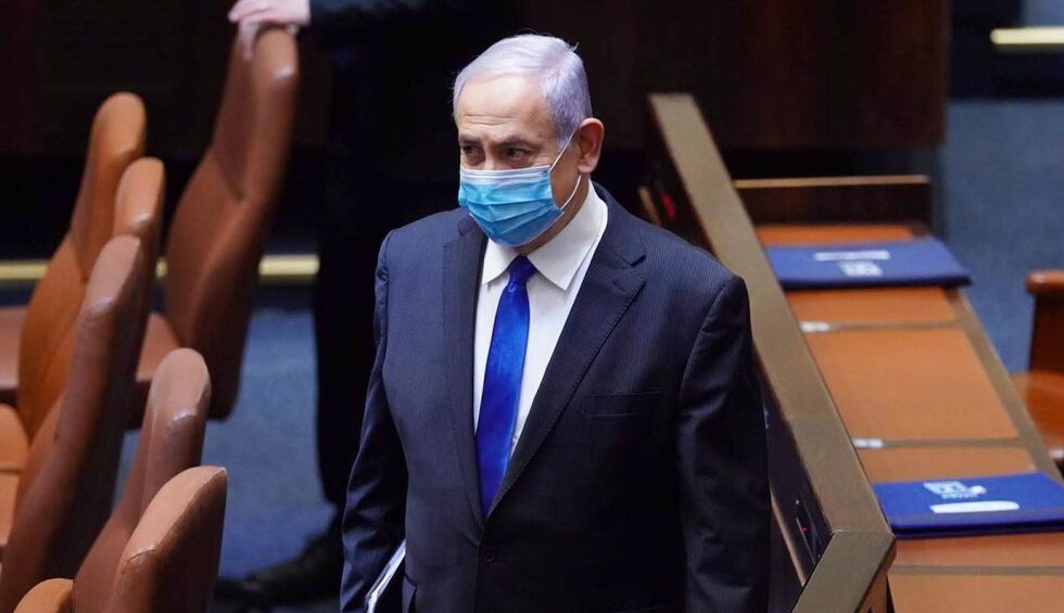 El 17 de mayo de 2020, Benjamin Netanyahu asume su quinto mandato como primer ministro acusado de corrupción. (EFE/EPA/ADINA VALMAN)