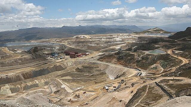 Mina de plata Uchucchacua de Buenaventura reanuda operaciones