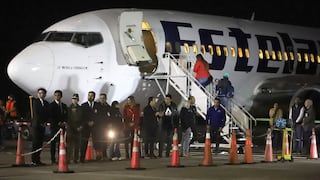 Avión con migrantes varados en frontera de Chile y Perú despega hacia Venezuela