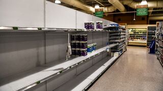 Qué hay detrás de las estanterías casi vacías en los supermercados de Estados Unidos