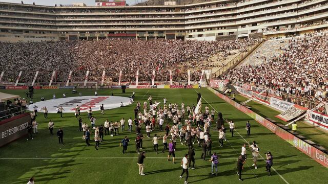 Lima, Domingo 12 de Noviembre del 2023.
¡La fiesta de los campeones! Evento de premiación al club Universitario de Deportes por la obtención de su campeonato 27 en el estadio Monumental en Ate.
Fotos: Leonardo Fernández / @photo.gec