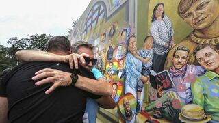 [FOTOS] Una colorida pero fúnebre conmemoración a las víctimas de Orlando