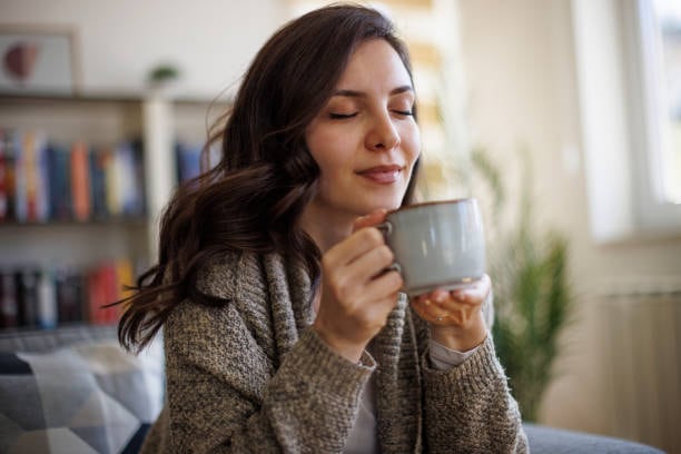 ¿El café mejora el estado de ánimo y reduce el estrés? Esto dicen los expertos