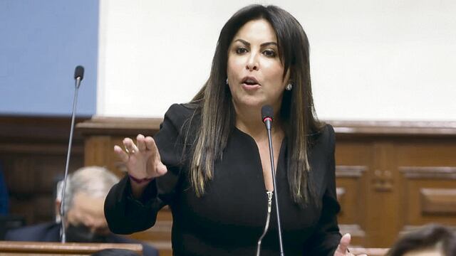 Patricia Chirinos sobre Rosselli Amuruz: “Debería evaluar una posible renuncia antes que someterse a una censura”