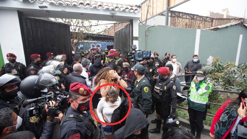 Wanda siendo retirada por la PNP del búnker 'La Cabaña' de SJL en agosto del año pasado.
Foto: Archivo GEC