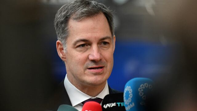 Primer ministro belga habla con el locutor denunciado que instó a atacarle como a Fico