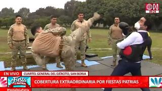 Desfile y Parada Militar 2022: Reportero protagoniza improvisado encuentro de box con militar | VIDEO