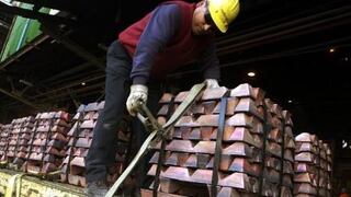 Precios del cobre suben ante alteraciones en suministro del metal