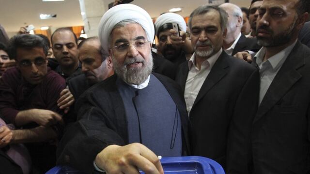 Irán: el moderado Hasan Rohani ganó las elecciones en primera vuelta