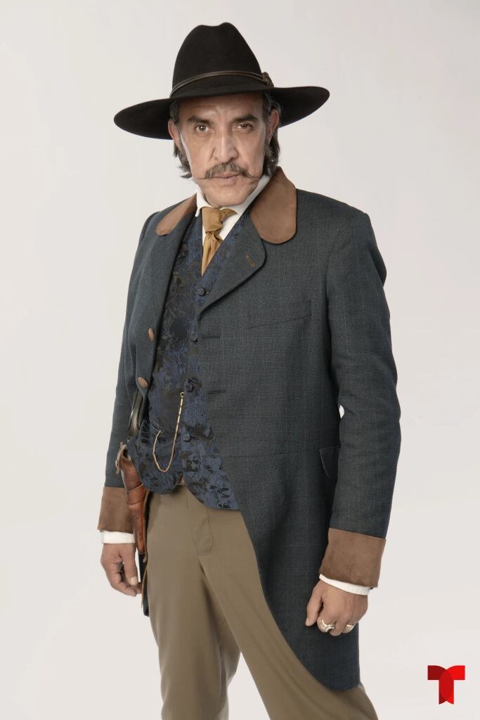 Luis Felipe Tovar es Herminio Quiñones (Foto: Telemundo)