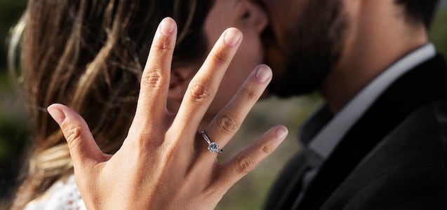 ¿Puede tu prometido(a) entrar a EE.UU. para casarse contigo? Esto aclara USCIS sobre la visa K-1