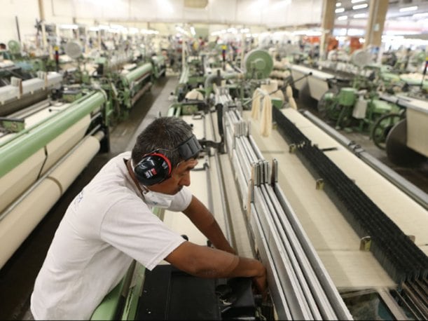 Según grupo de edad, la población ocupada aumentó entre los que tienen 45 y más años en 10,0% (217 mil 600). (Foto: Andina)