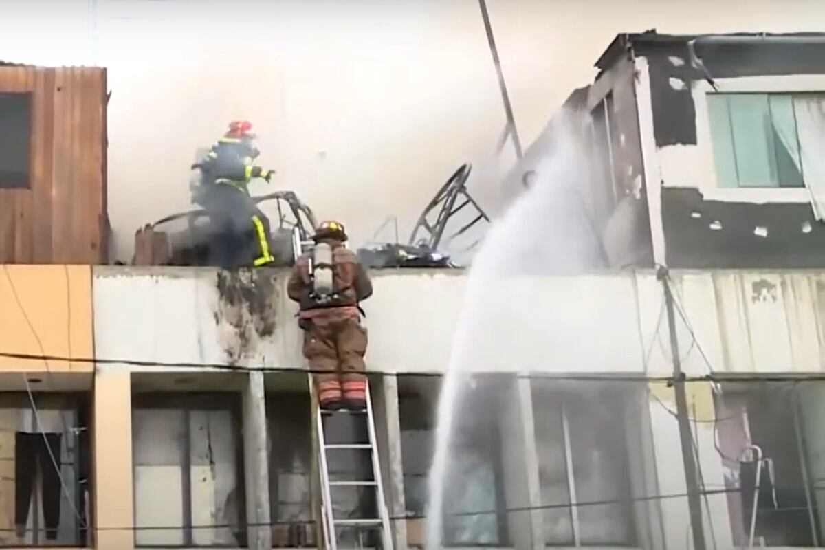 Este miércoles 9 de agosto se reportó un incendio en una vivienda ubicada en Ciudad del Pescador. (Foto: Captura/Canal N)