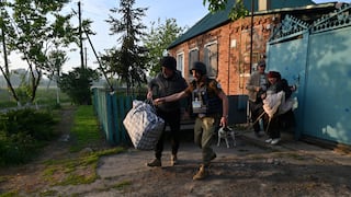 Autoridades ucranianas evacúan 1.700 civiles en Kharkiv, donde Rusia lanza nueva ofensiva