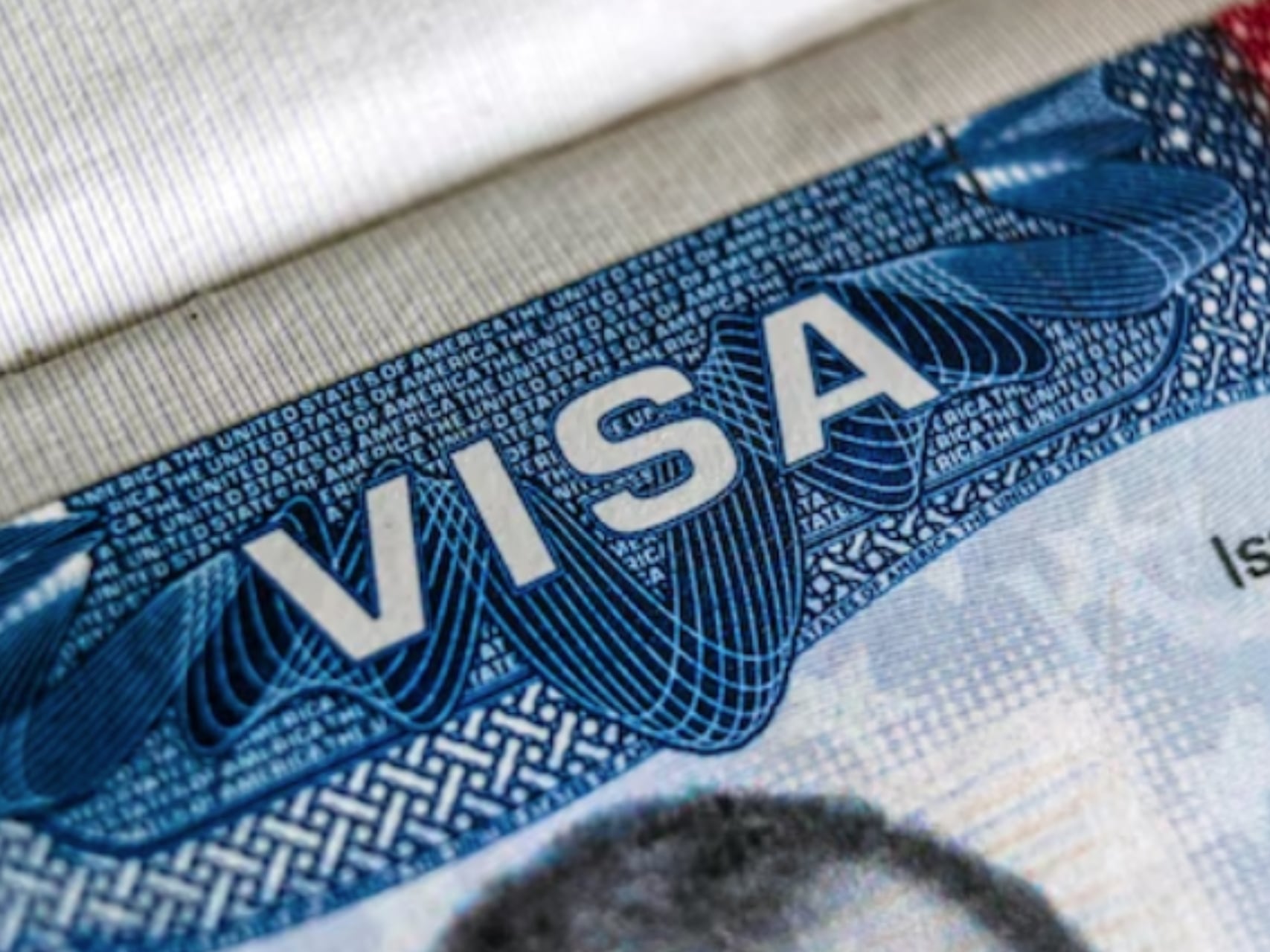 La fianza exigida para ciertas visas de EE.UU. genera dudas entre quienes planean viajar por turismo o negocios. | Crédito: Freepik