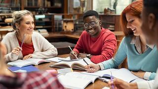 ¿Dónde puedo estudiar gratis inglés en Texas?